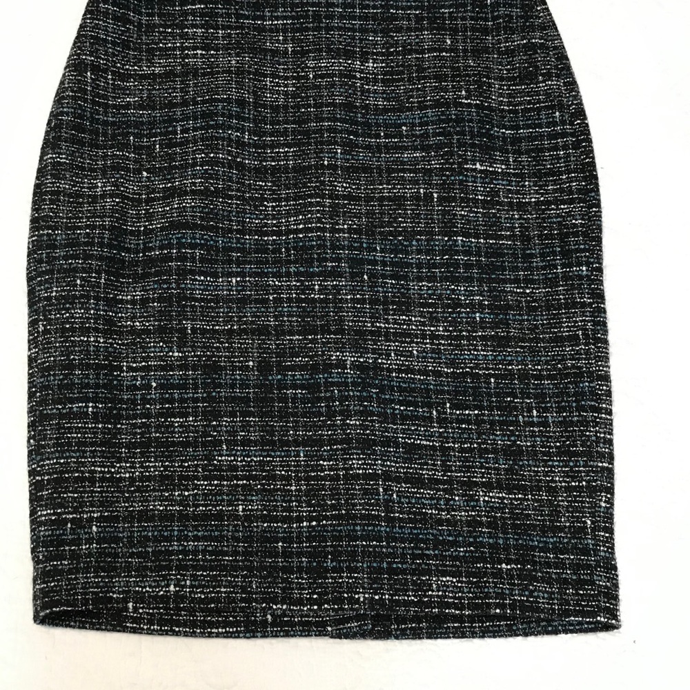 Ann Taylor tweed skirt, size 8. Fully lined